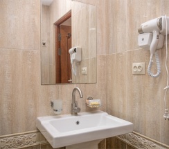 Двухкомнатный номер с двумя раздельными  кроватями в Великий Каспий