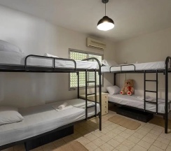 Кровать в общем номере в White Hostel