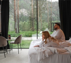 Зеркальный дом в Pinewood resort&SPA