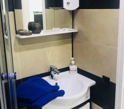 Коттедж стандарт с 1 двуспальной кроватью Белый дом в Кувшиново сити