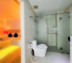 Трёхместный люкс с 2 комнатами в Grand Sunset Hotel Phuket