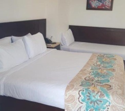 Четырёхместное бунгало с 2 комнатами с балконом в Mirage Bay Resort and Aqua Park