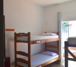 Кровать в общем номере (женский номер) в Cabo Frio Fun Hostel