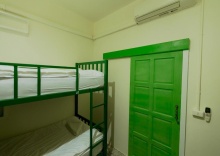 Кровать в общем номере в Sino Hostel Kata