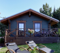 Коттедж с террасой в Yellow Stars Inn