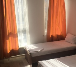 Стандартный номер с 2 отдельными кроватями  в White House