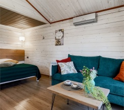 Коттедж с террасой в Yellow Stars Inn