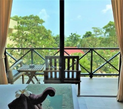 Двухместный номер Superior с балконом двуспальная кровать в Chor Chang Villa Resort