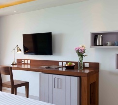 Двухместный номер Deluxe двуспальная кровать в Отель Zenmaya Oceanfront Phuket, Trademark Collection by Wyndham