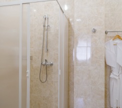 Люкс в Утомленные Солнцем