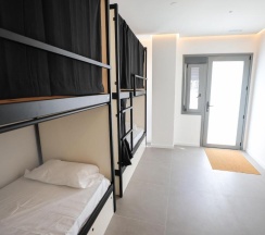 Кровать в общем номере в Hostel MYD La Latina