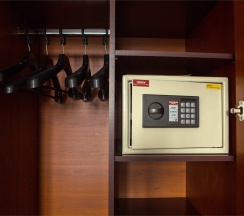 Стандарт с большой кроватью king size в Бенефит Плаза