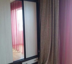 Апартаменты с балконом и с красивым видом из окна в Лолита