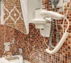 Студия-улучшенный двухместный номер с двуспальной кроватью в Олимпия