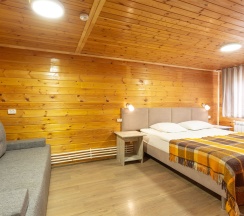 Семейный домик №4 в Allure Lodge