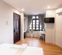 Двухместный номер Standard с видом на город двуспальная кровать в Cosmos Hotel Nha Trang