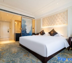 Номер Deluxe в Phoenix Hotel