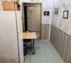 Большой номер с двухспальной кроватью в Абсолют на Руставели