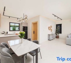 Вилла в Вилла Plunge Modern 2-Bedroom with Private Pool