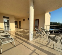 Четырёхместный номер Standard с балконом и с видом на горы в Астерия