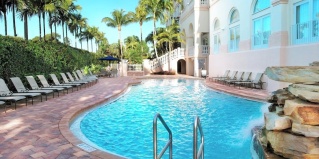 Норт-Нейплс: Отель Hilton Naples