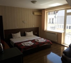 Полулюкс Deluxe в Bon Bon Hotel