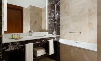 Номер Family Connecting Deluxe в Hilton Astana