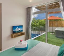 Вилла с 6 комнатами с балконом в Tropicana Pool Villa
