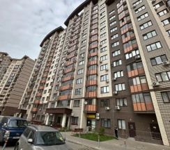 Четырёхместные апартаменты с видом на город в Апартаменты Истоман 2+2 в спальном микрорайоне