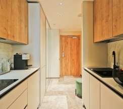 Сити Вип 6 в Ластадие