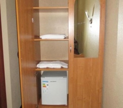 Бюджетный трехместный номер с собственной ванной комнатой в Аллан