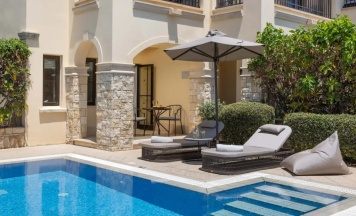Люкс c 1 комнатой с частичным видом на море в Aphrodite Hills Hotel
