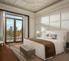Двухместный люкс Royal c 1 комнатой с балконом и с видом на реку двуспальная кровать в The St. Regis Astana