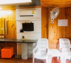 Двухместное бунгало с видом на сад двуспальная кровать в Ricci House Resort