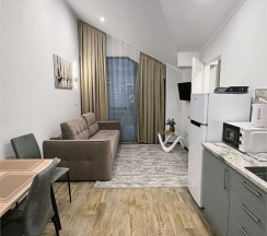 Апартаменты двухкомнатные (ЛЮКС) с балконом и красивым видом в Polikariya