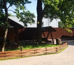 Дом в Гостевой дом с бассейном