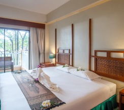 Двухместный номер Superior с балконом двуспальная кровать в Karon Princess Hotel