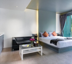 Двухместный номер Deluxe с балконом двуспальная кровать в Kamala Resotel