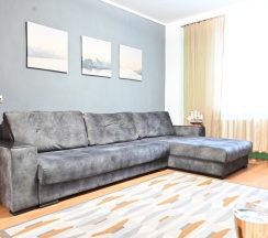 Апартаменты с балконом и с видом на город в Апарт-Отель около ЖД Вокзала