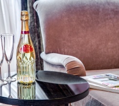 Улучшенный номер с видом на улицу в Dom Boutique Hotel