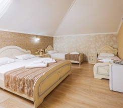 Четырехместный номер стандарт в Avsteria