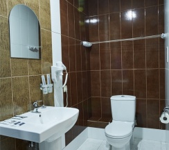 Эконом Стандарт  4-х местный с ванной комнатой в Zb Hotels Айсберг Саратов