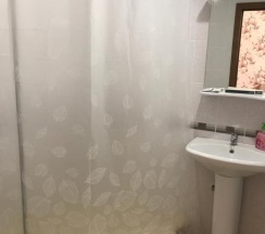 Номер стандарт семейный с 1 односпальной и 1 двуспальной кроватью в Рамhotel