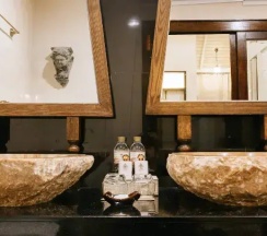 Двухместный люкс Executive двуспальная кровать в Chuchai Buri Sri Amphawa