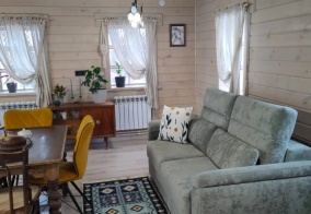 Коттедж Домик с камином на склоне в Пермском крае