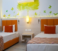 Семейный номер Superior с балконом в Club Aqua Plaza