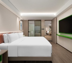 Люкс с 3 комнатами в Holiday Inn Resort Sanya Bay by IHG