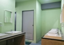 Кровать в общем номере в Samsen 8 Hostel