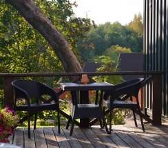 Дом для двоих с панорамными окнами и открытой террасой №1 в Уютные Ёлы