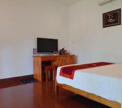 Бунгало c 1 комнатой с видом на сад в Hong Bin Bungalow Resort